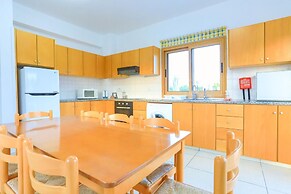 Villa Leda Finiki in Latchi