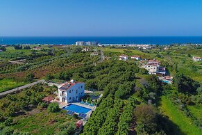 Villa Leda Finiki in Latchi