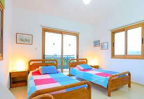 Villa Leda Finiki in Latchi