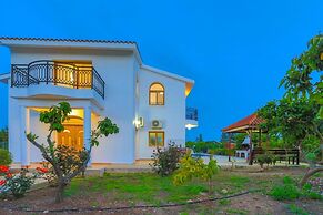 Villa Leda Finiki in Latchi