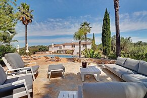 Quinta da Galina by Portucasa