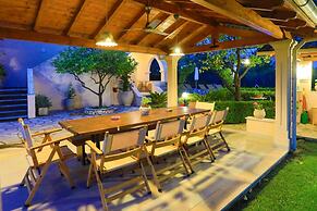 Beach Villa Marina in Roda