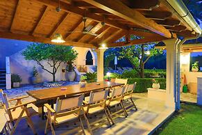 Beach Villa Marina in Roda