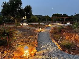 Casa Colinas Roxas by Portucasa