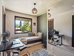 Lodge of the Nightingale