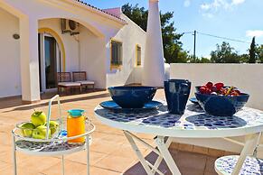 Villa Santa Barbara by Portucasa