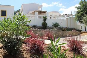 Villa Santa Barbara by Portucasa