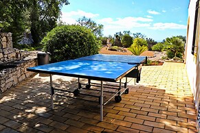 Villa Santa Barbara by Portucasa