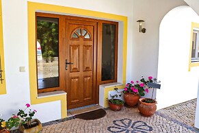 Villa Santa Barbara by Portucasa