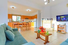 Villa Athina Finiki in Latchi