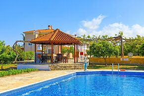 Villa Athina Finiki in Latchi