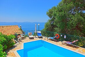 Villa Calypso in Nisaki