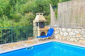 Villa Calypso in Nisaki