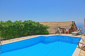 Villa Calypso in Nisaki