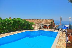 Villa Calypso in Nisaki