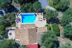 Viilla Kefalaki Superb Sceneries and Views Private Pool