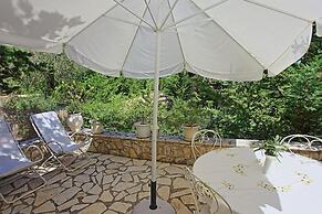 Lili Luxury Cottage in Ozias