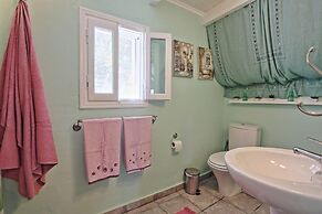 Lili Luxury Cottage in Ozias