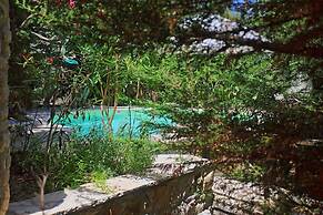 Lili Luxury Cottage in Ozias