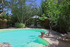 Lili Luxury Cottage in Ozias