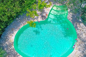 Lili Luxury Cottage in Ozias