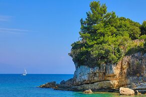 Lili Luxury Cottage in Ozias