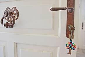 Lili Luxury Cottage in Ozias