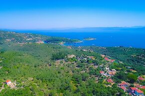 Lili Luxury Cottage in Ozias