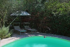 Lili Luxury Cottage in Ozias