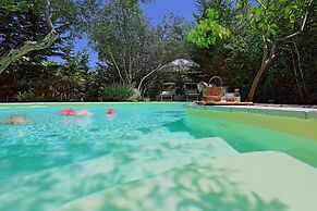 Lili Luxury Cottage in Ozias