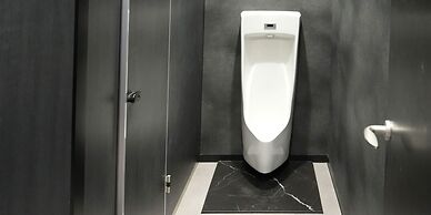 Rembrandt Cabin and Spa Shimbashi - Caters to Men