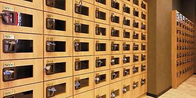 Rembrandt Cabin and Spa Shimbashi - Caters to Men