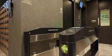 Rembrandt Cabin and Spa Shimbashi - Caters to Men