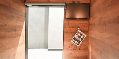 Rembrandt Cabin and Spa Shimbashi - Caters to Men