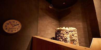 Rembrandt Cabin and Spa Shimbashi - Caters to Men