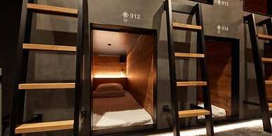 Rembrandt Cabin and Spa Shimbashi - Caters to Men