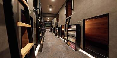 Rembrandt Cabin and Spa Shimbashi - Caters to Men