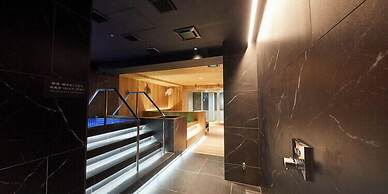 Rembrandt Cabin and Spa Shimbashi - Caters to Men