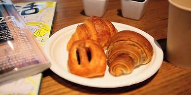 Rembrandt Cabin and Spa Shimbashi - Caters to Men