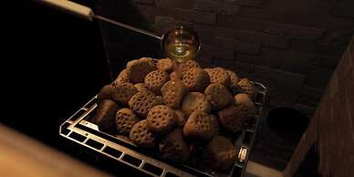 Rembrandt Cabin and Spa Shimbashi - Caters to Men