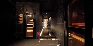 Rembrandt Cabin and Spa Shimbashi - Caters to Men