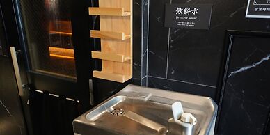 Rembrandt Cabin and Spa Shimbashi - Caters to Men