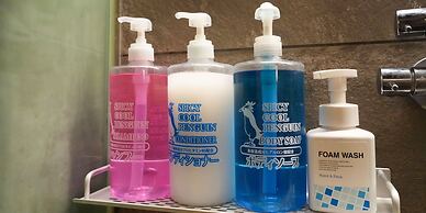 Rembrandt Cabin and Spa Shimbashi - Caters to Men