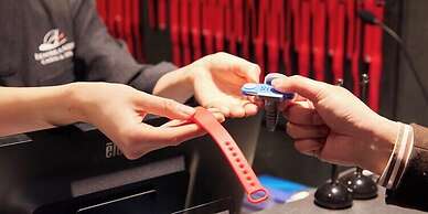 Rembrandt Cabin and Spa Shimbashi - Caters to Men