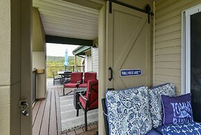 Gathering Place at the Nest - Open-air Dining
