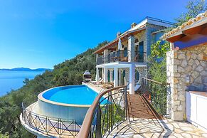 House On The Rocks in Nisaki