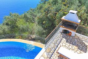House On The Rocks in Nisaki