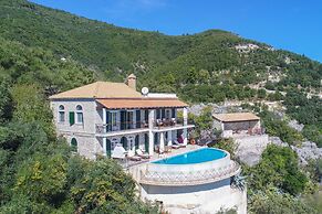 House On The Rocks in Nisaki