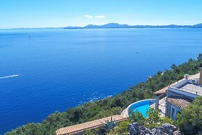 House On The Rocks in Nisaki