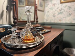 Remarkable Boultons Barn With hot tub